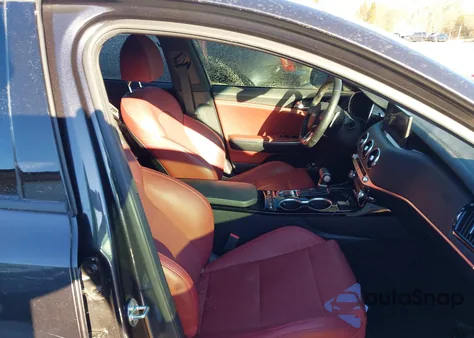 2023 Kia Stinger Gt-Line из США, поврежденный, VIN KNAE35LD5P6132653